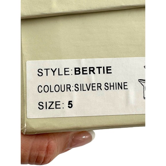 Tony Bianco Bertie Slingback Pump in Silver Shine Sz 5 New - Picture 12 of 12